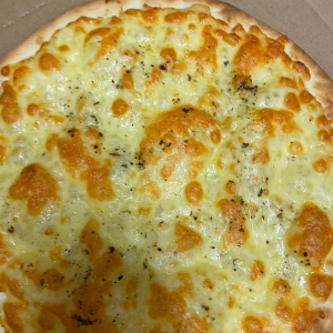 Garlic_cheese_pizza_